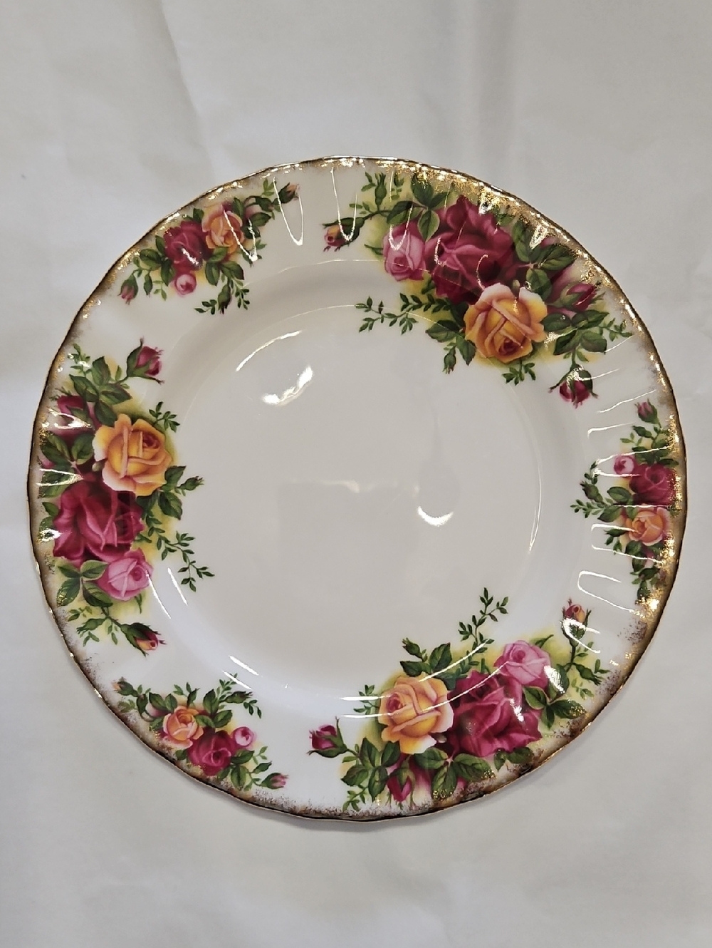 Bread and butter plate "Old Country Roses" by Royal Albert.